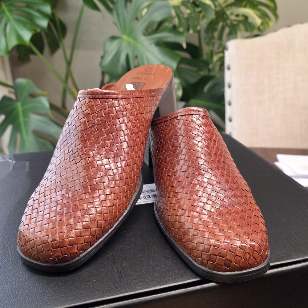 Faded Glory Brown Woven Loafers
